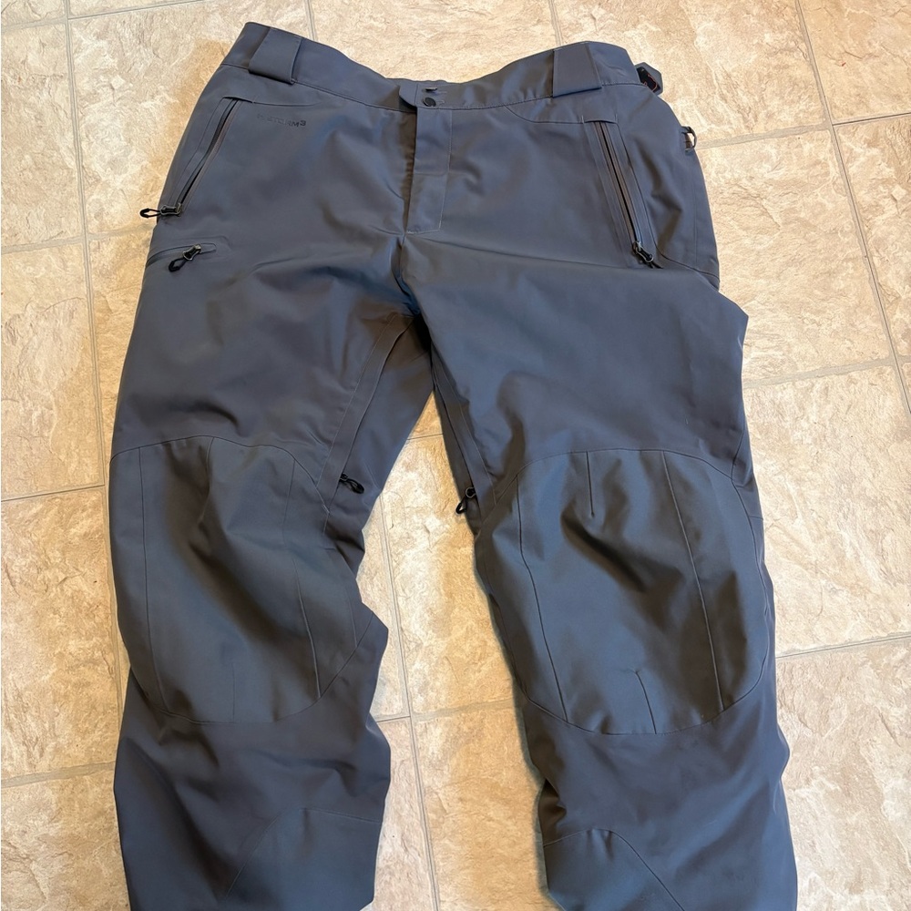Under Armour Women's Gray Snow Pants